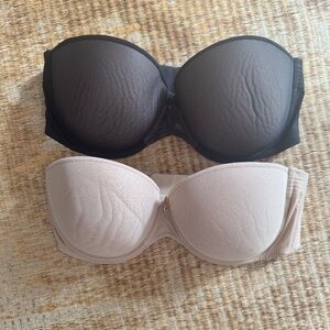 Set/2 Chantelle Vous et Moi Strapless Bra in Blk & Nude